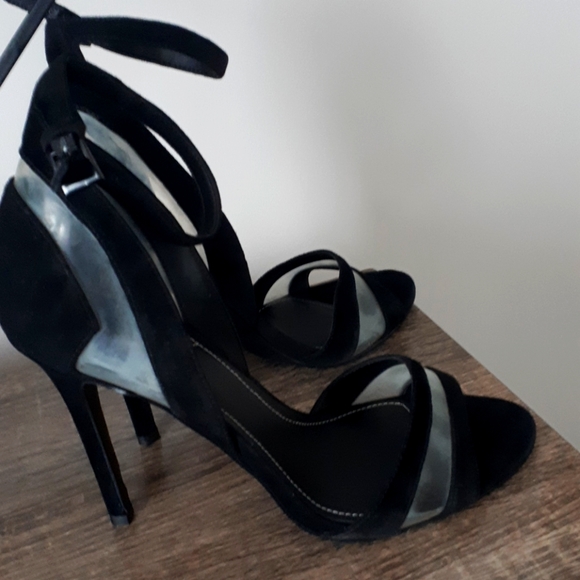 Black stillettoes, size 10 - Picture 2 of 9